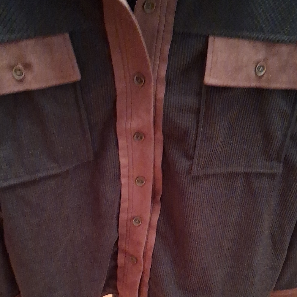 Source Unknown Two-Tone Women's Shacket - image 5